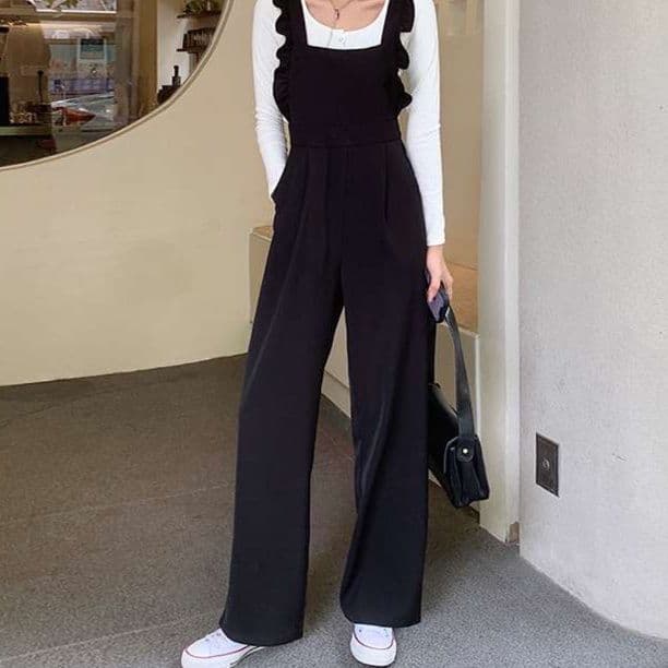 フリル肩紐のゆったりサロペット