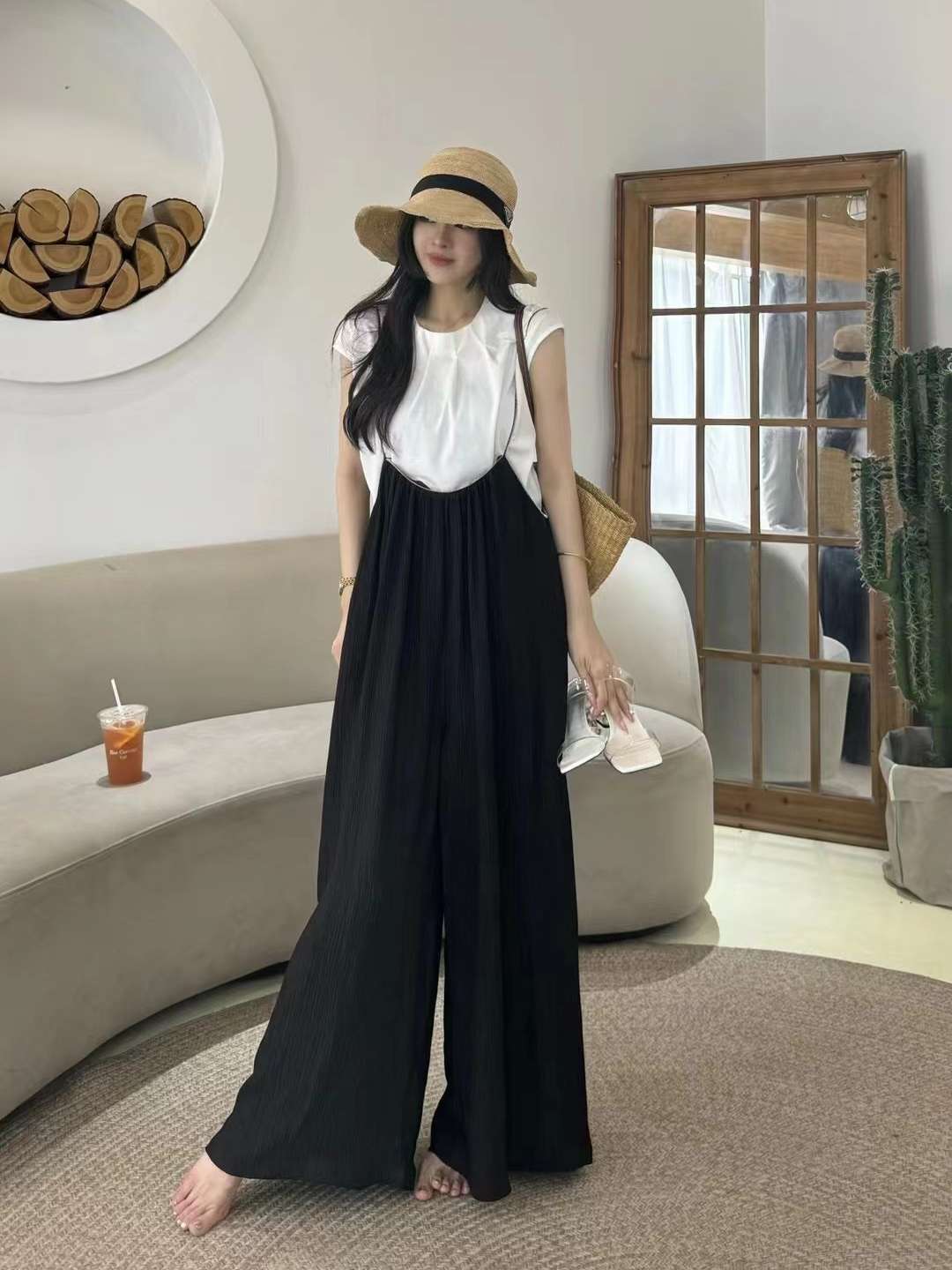 大人可愛いゆったりワイドパンツサロペット