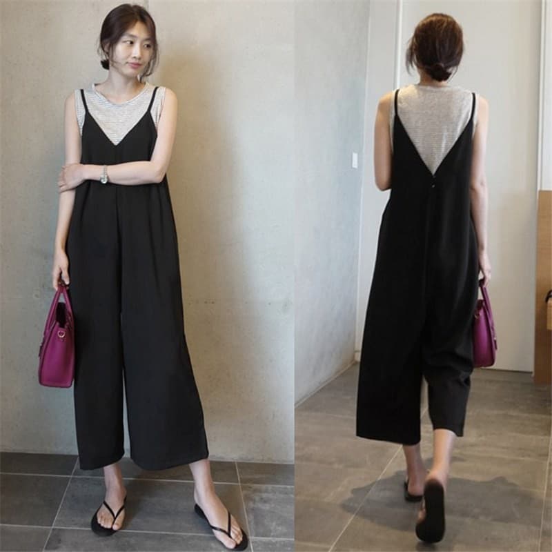 ゆったりシルエットのサロペットワンピース