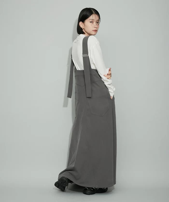 シンプル美シルエットサロペットワンピース