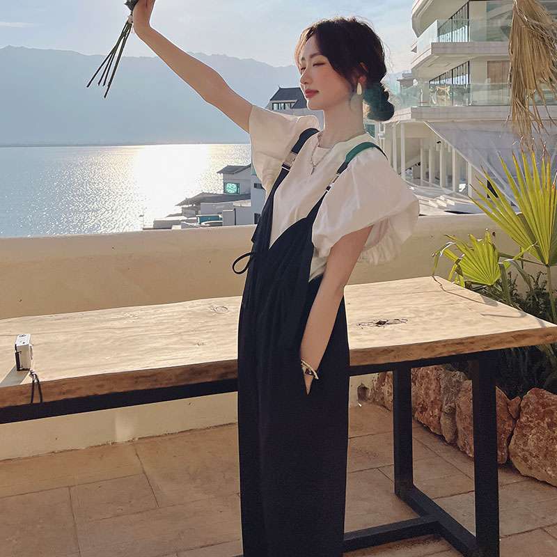 レトロモダンな黒白コントラストサロペット