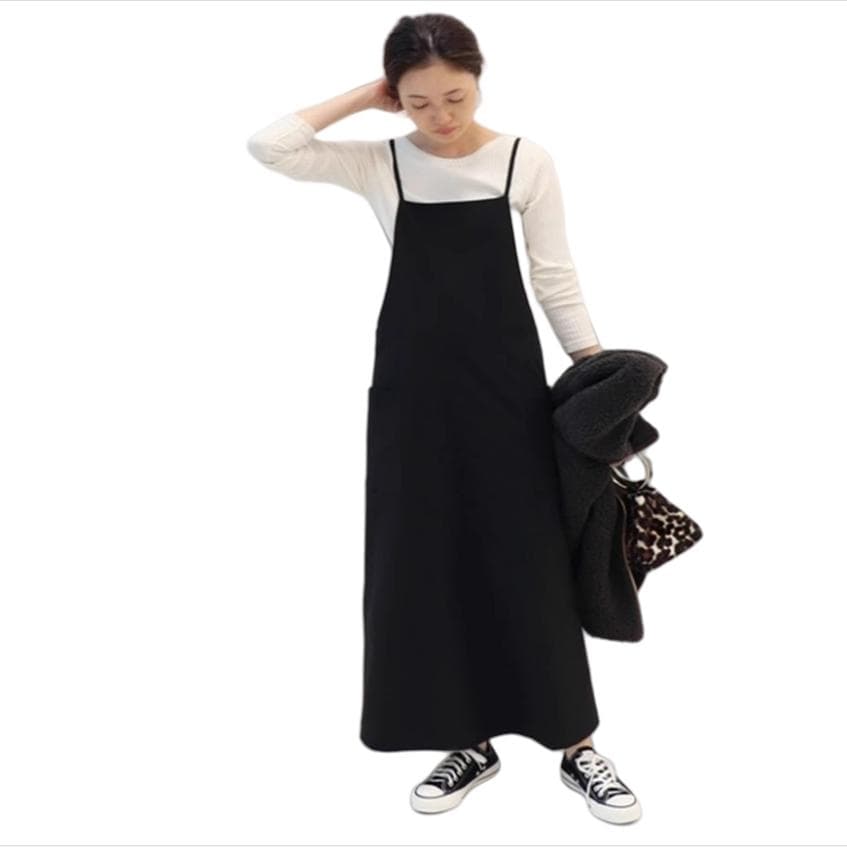すっきりシルエットのサロペットワンピース
