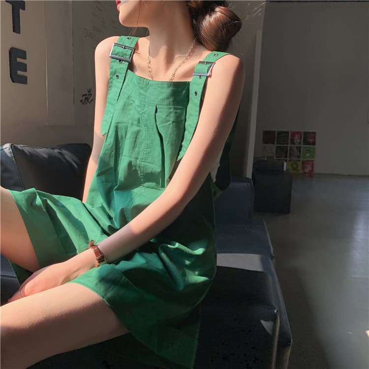 肌にやさしいゆったりサロペット ショートパンツ