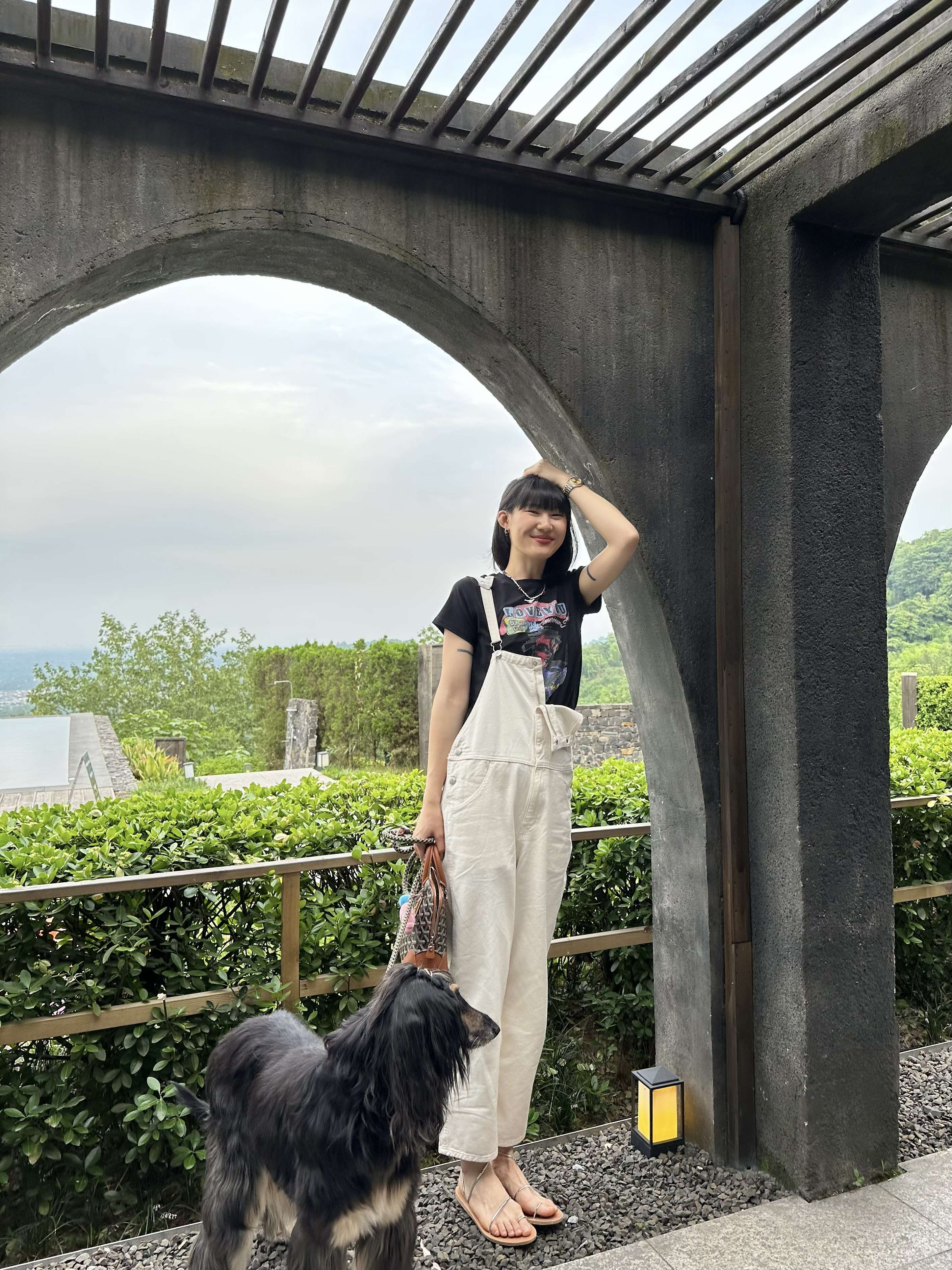 白のゆったりレトロサロペット