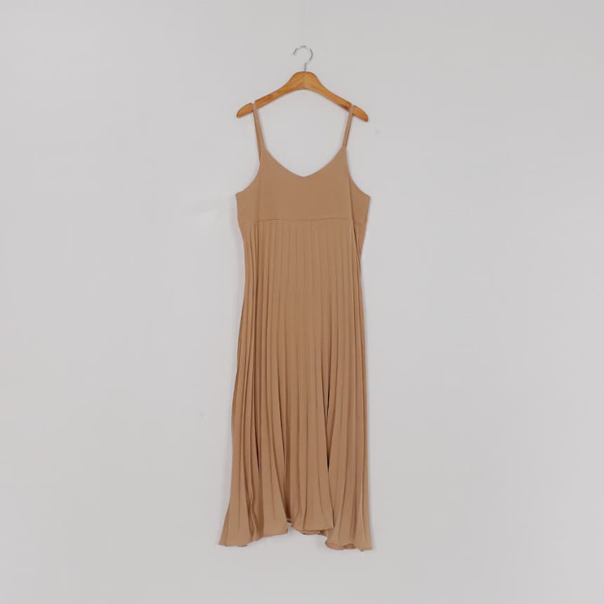 とろみ感プリーツサロペットスカート