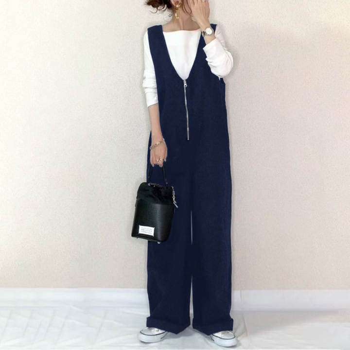 ゆったりシルエットのジップアップサロペット