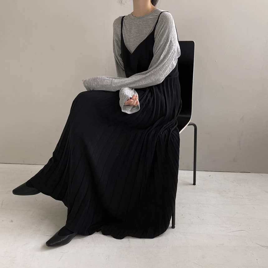 とろみ感プリーツサロペットスカート