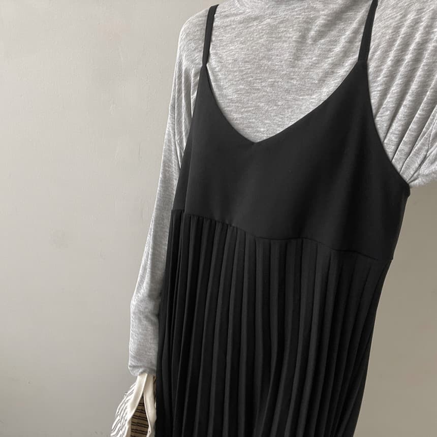 とろみ感プリーツサロペットスカート