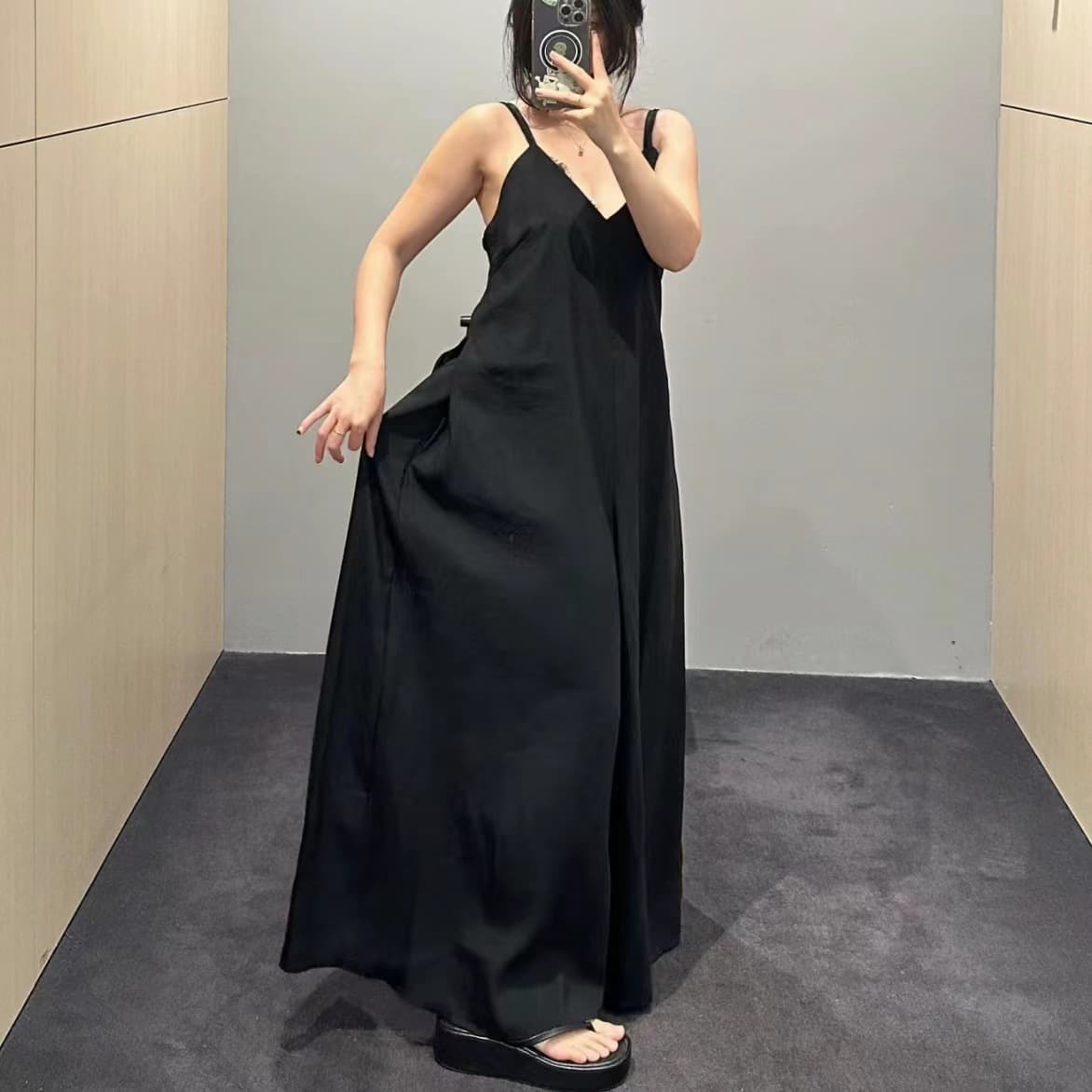 ゆったりサロペットワイドパンツ