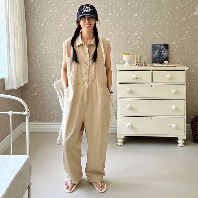 ゆったりシルエットのリネンサロペット