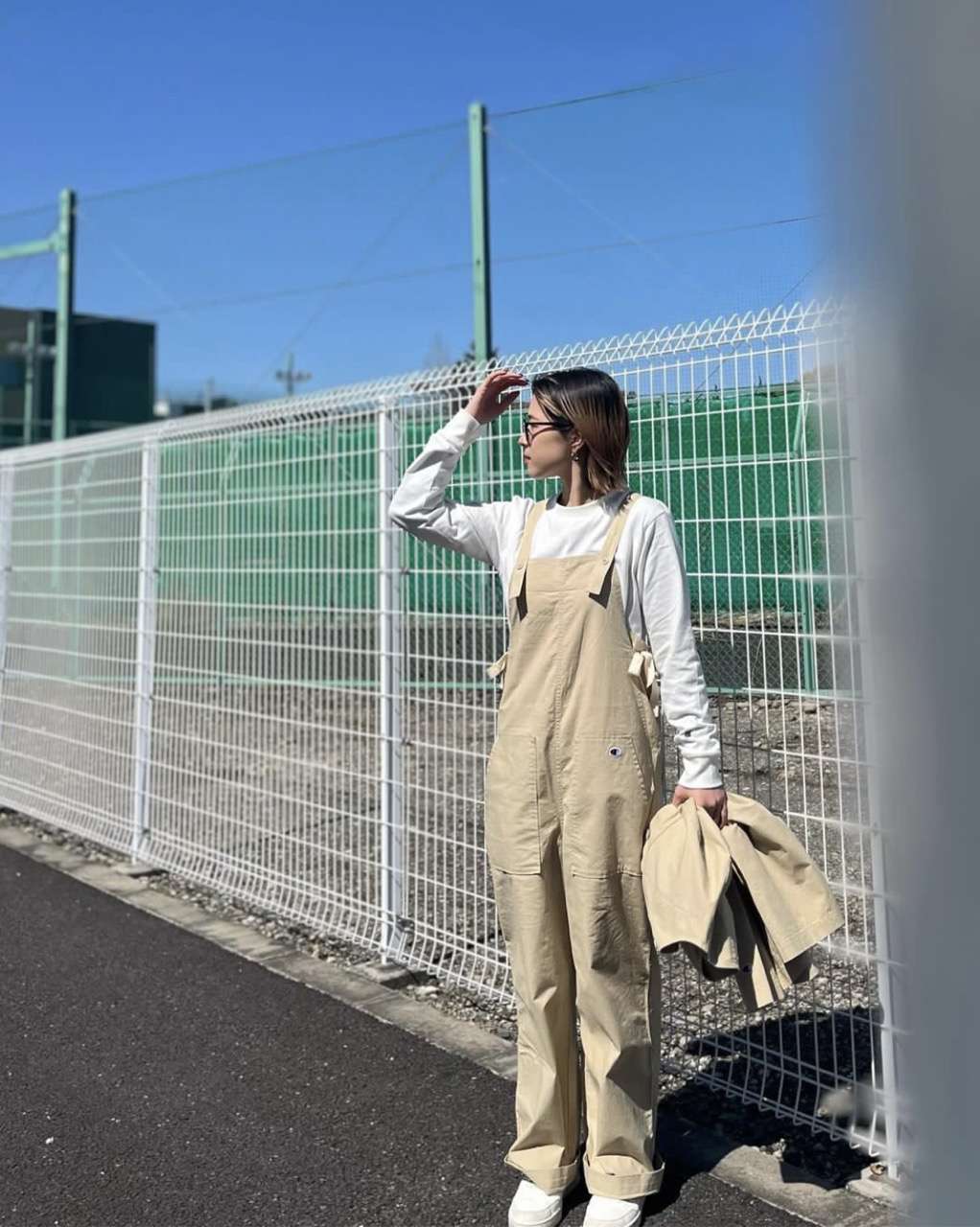 軽やかな涼感リネンサロペット