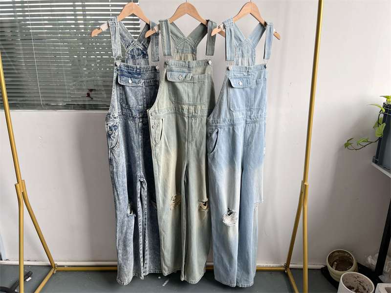 ダメージ加工デニムサロペット
